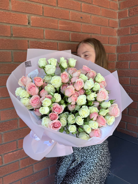 Pastel Cream & Pink Spray Roses