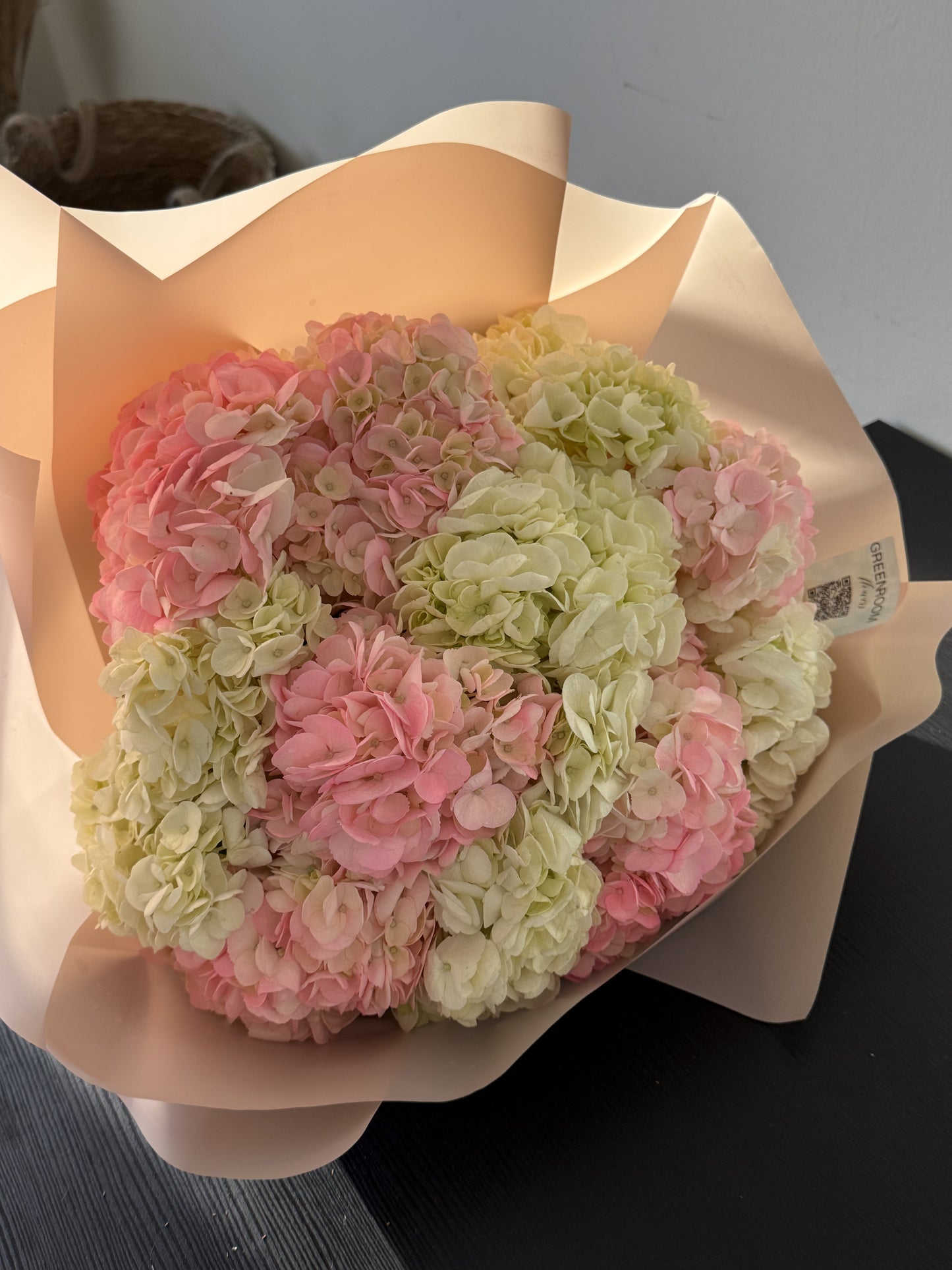 Strawberry & Cream Hydrangea Cloud