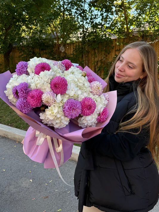 Dahlia and Hydrangeas Luxe