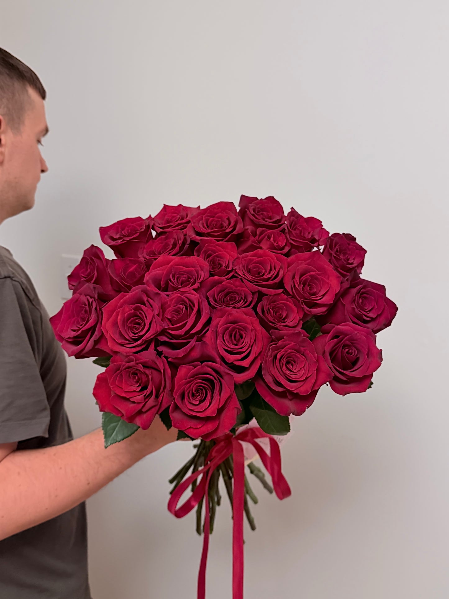 Premium long-stem Red Roses